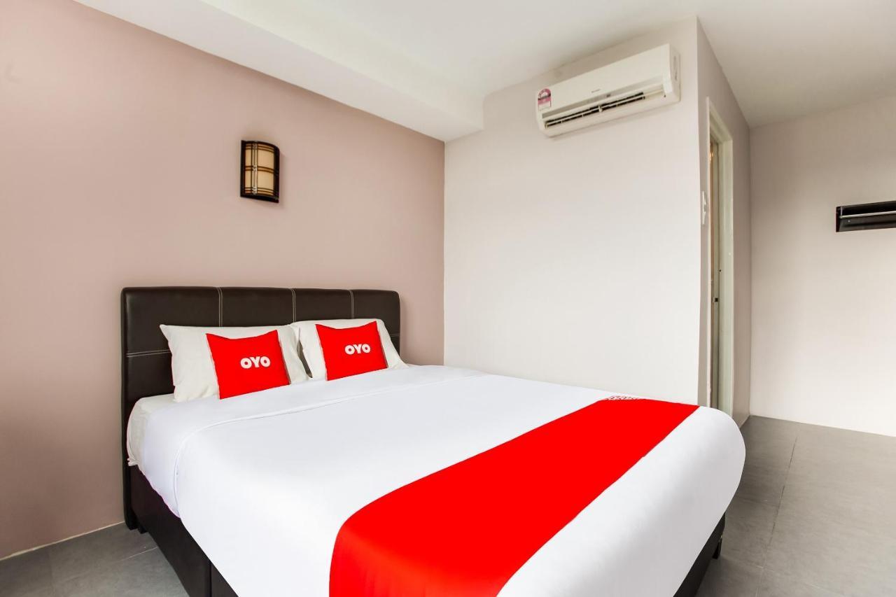 Oyo 89631 988 Hotel Джохор-Бару Экстерьер фото
