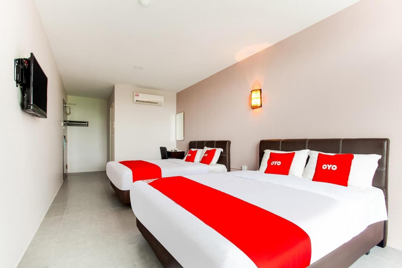 Oyo 89631 988 Hotel Джохор-Бару Экстерьер фото