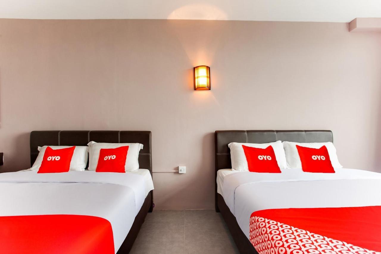 Oyo 89631 988 Hotel Джохор-Бару Экстерьер фото