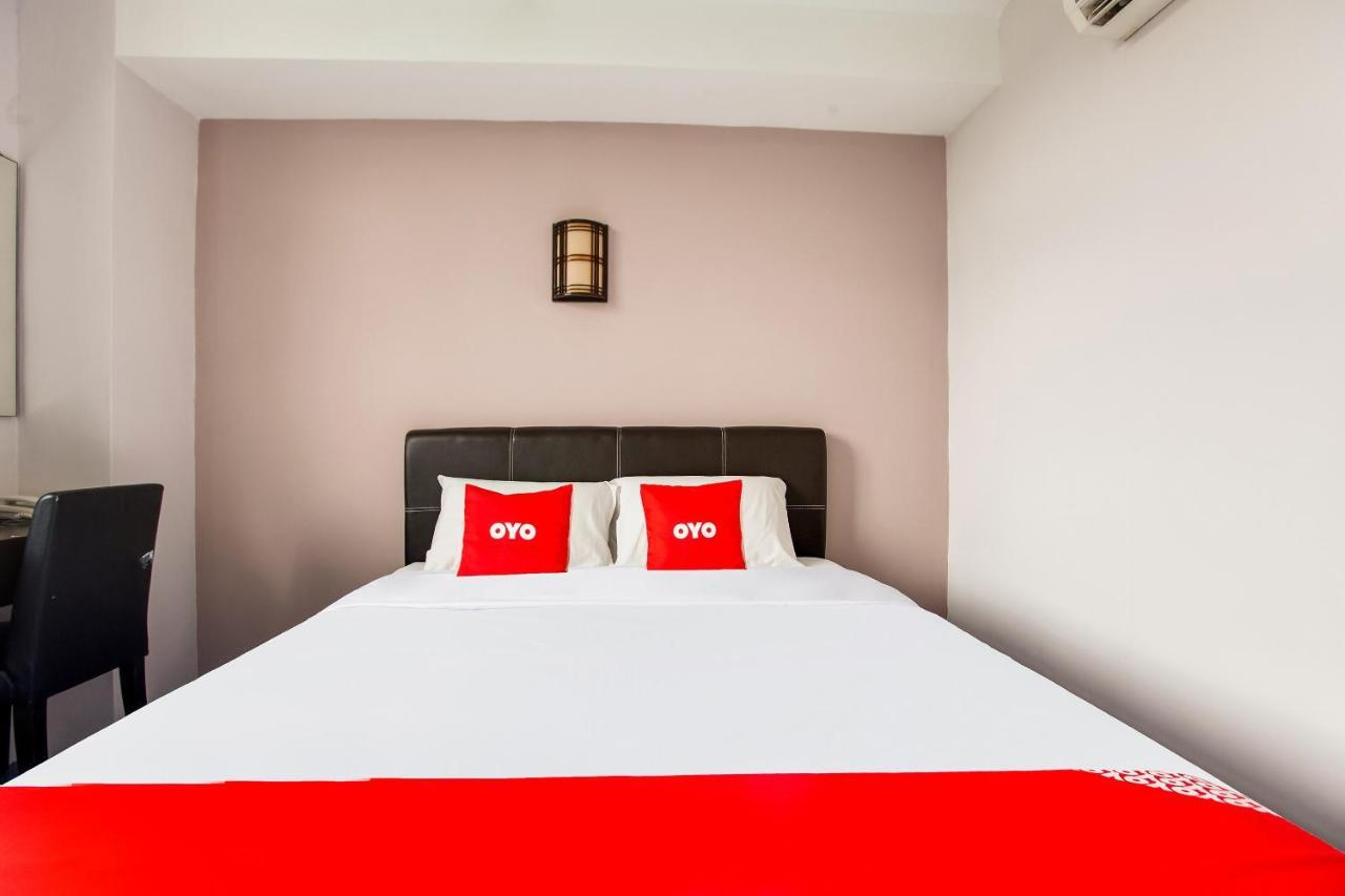 Oyo 89631 988 Hotel Джохор-Бару Экстерьер фото