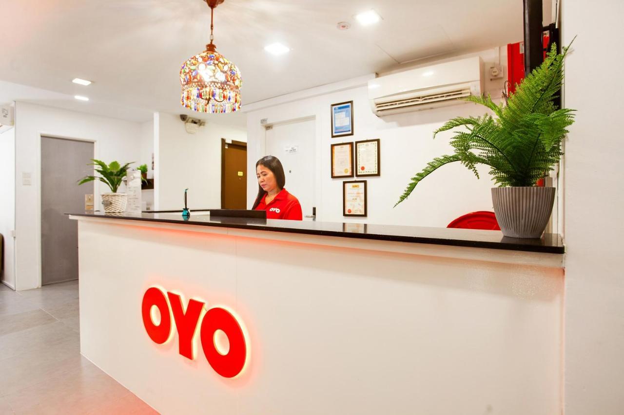 Oyo 89631 988 Hotel Джохор-Бару Экстерьер фото
